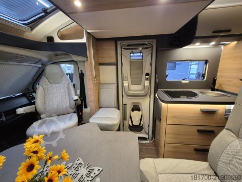 Semi-integrated camper Knaus L!VE WAVE 650 MEG Black Selection *TraumMobil*Automatik*
