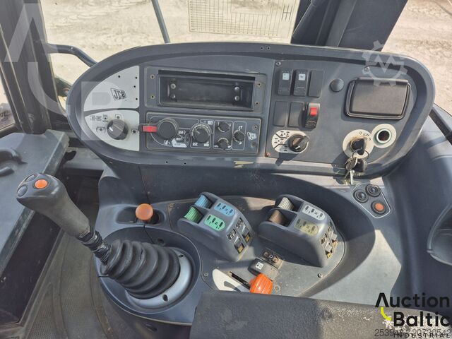 Traktor JCB Fastrac 3220