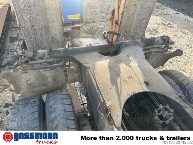 LKW-Fahrgestell Scania 124C 400 6x6