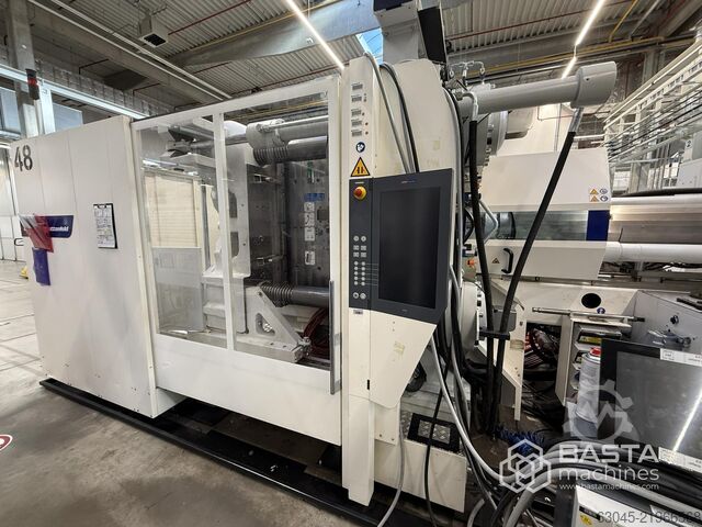 Wittmann Battenfeld MacroPower 700/2250 UNILOG B8 Wittmann Battenfeld MacroPower 700/2250 UNILOG B8
