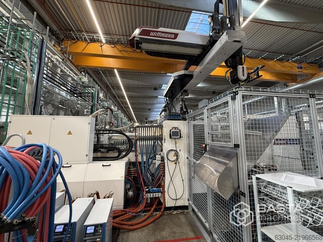 Wittmann Battenfeld MacroPower 700/2250 UNILOG B8 Wittmann Battenfeld MacroPower 700/2250 UNILOG B8