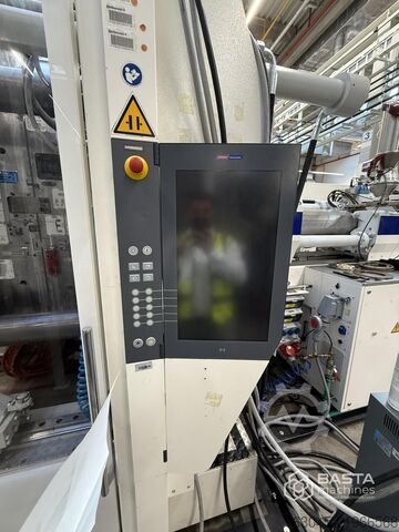 Wittmann Battenfeld MacroPower 700/2250 UNILOG B8 Wittmann Battenfeld MacroPower 700/2250 UNILOG B8