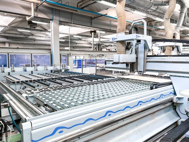 Bearbeitungszentrum mit Nestingtisch WEEKE PROFI BHC912/43/25