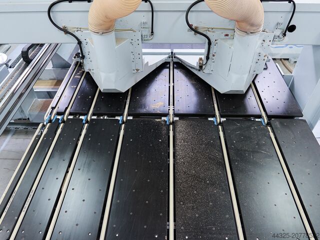 Bearbeitungszentrum mit Nestingtisch WEEKE PROFI BHC912/43/25