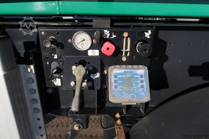 Kipper Auflieger Wielton NW-3 Stahlrundmulde