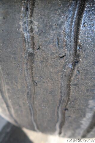 Kipper Auflieger Wielton NW-3 Stahlrundmulde