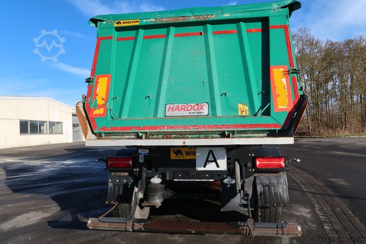 Kipper Auflieger Wielton NW-3 Stahlrundmulde