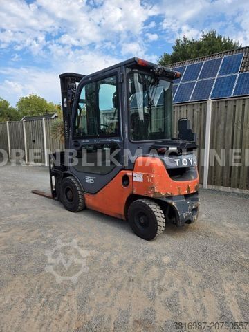 Frontstapler TOYOTA 06-8FD20