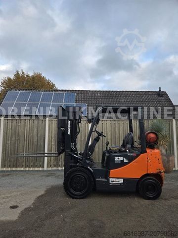 Frontstapler DOOSAN G25E-5