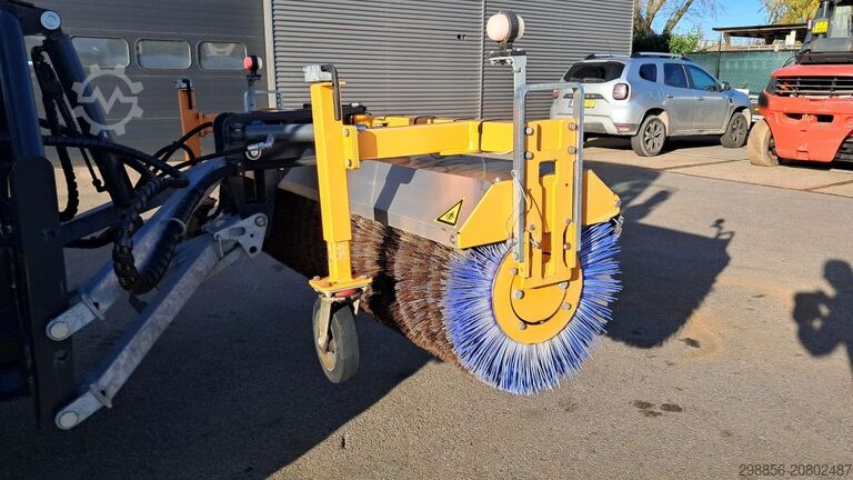 Spezial-LKW Unimog U400 met Schmidt SK350 veegmachine