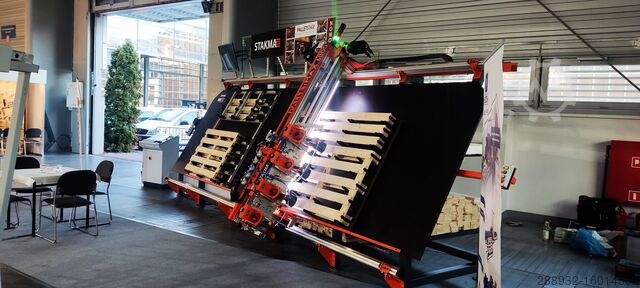 Palettenverdichter + Stapelroboter Pallets CNC nailing machines + robot