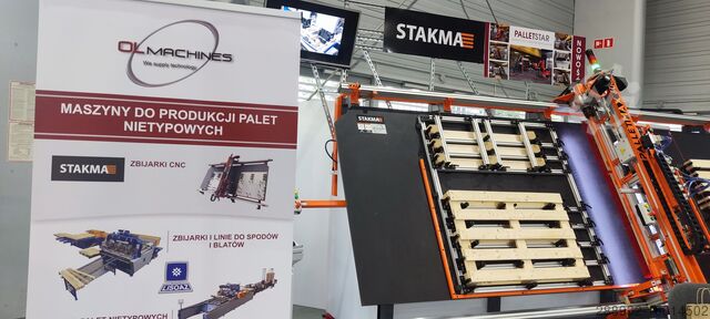 Palettenverdichter + Stapelroboter Pallets CNC nailing machines + robot