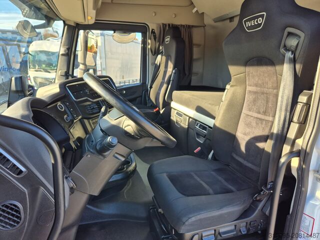 Low deck  tractor unit Iveco S-WAY 460 LNG / MEGA / INTARDER / 30 STU