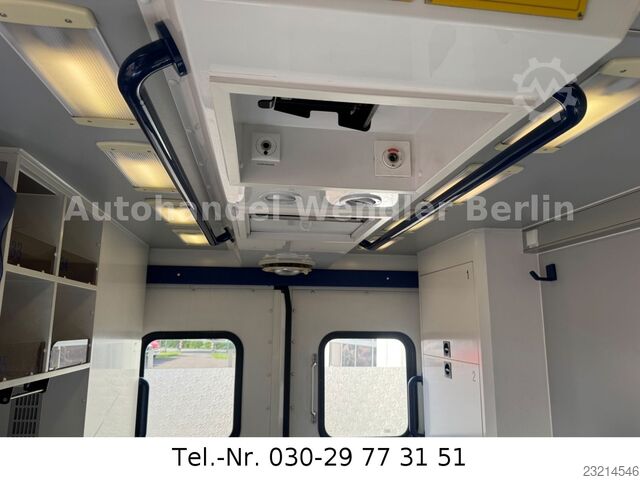 Feuerwehrfahrzeug MERCEDES-BENZ Sprinter 516 CDI RTW Fahrtec mit Trage
