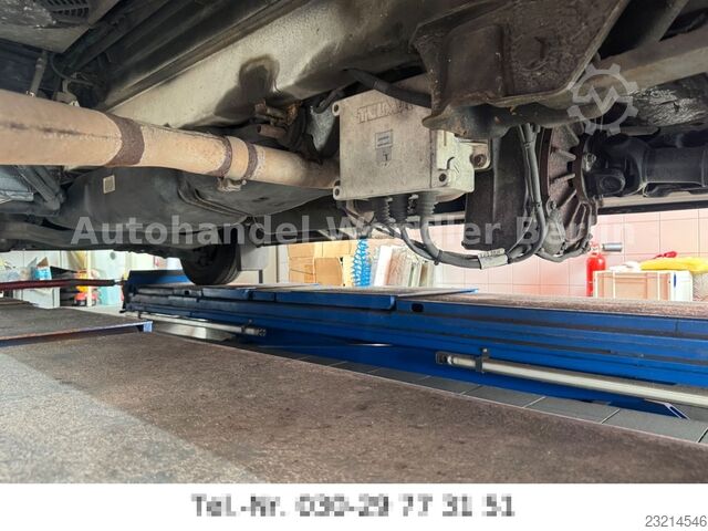 Feuerwehrfahrzeug MERCEDES-BENZ Sprinter 516 CDI RTW Fahrtec mit Trage
