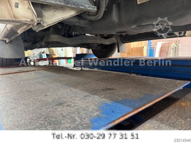 Feuerwehrfahrzeug MERCEDES-BENZ Sprinter 516 CDI RTW Fahrtec mit Trage