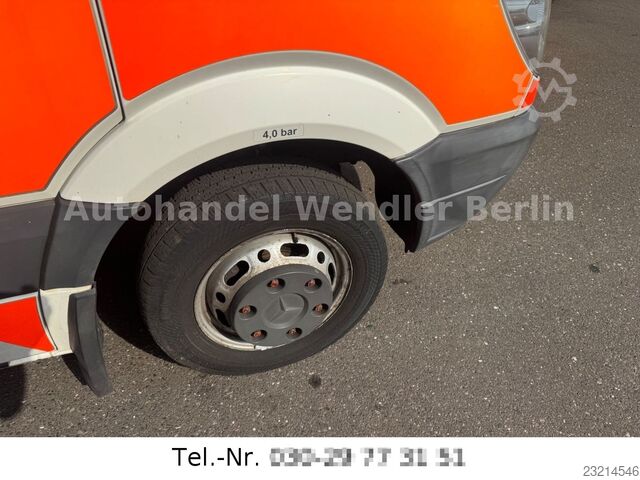 Feuerwehrfahrzeug MERCEDES-BENZ Sprinter 516 CDI RTW Fahrtec mit Trage