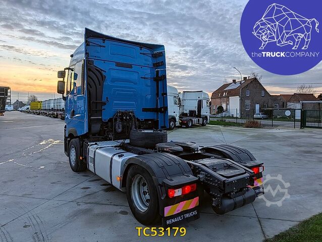 Standard-SZM Renault T 520