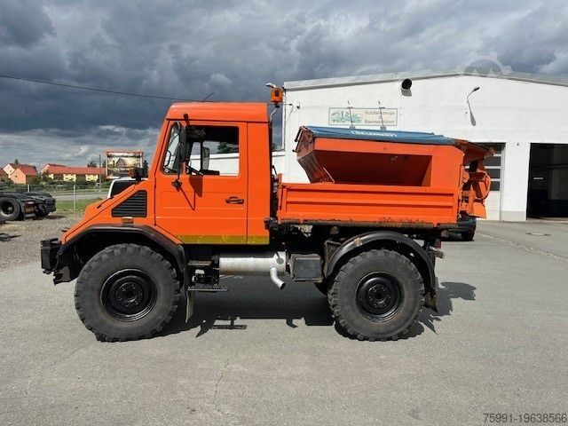 Dreiseitenkipper LKW MERCEDES-BENZ Unimog 418/10 Winterdienst2000