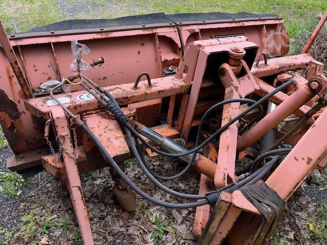 Dreiseitenkipper LKW MERCEDES-BENZ Unimog 418/10 Winterdienst2000