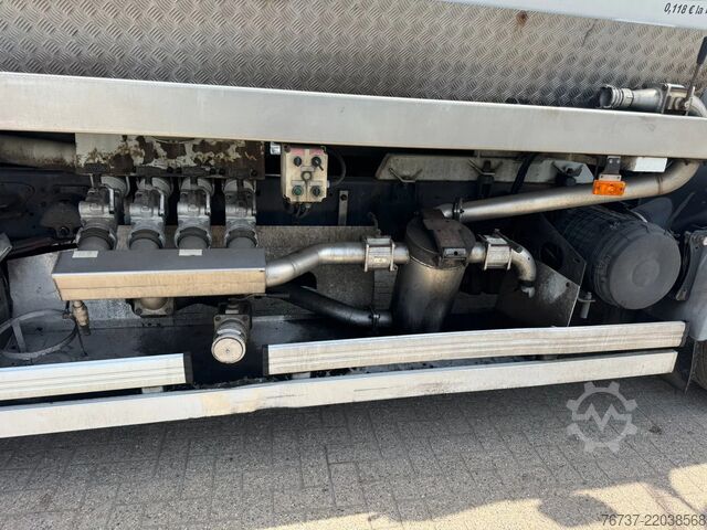 Tanker truck Renault Premium 270 **FUELTANKER-CITERNE PETROLIER**