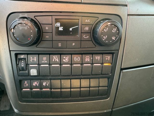 LKW mit Getränkeaufbau MAN TGS 26.360 L / LBW / NAVI / LENKACHSE / 22 PAL