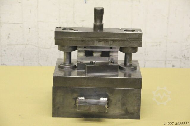 2 column punching tool unbekannt 270/290/H325 mm