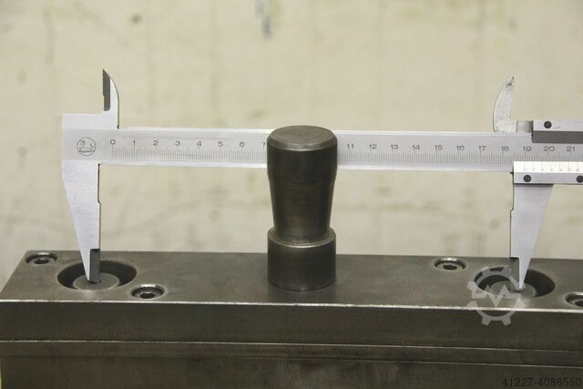 2 column punching tool unbekannt 270/290/H325 mm