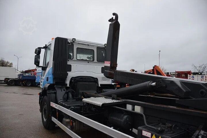 Hakenarmsystem Iveco Stralis 330