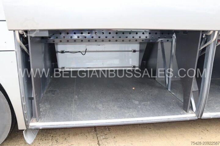 Motor coach Iveco Magelys Pro / 12.8m / Euro 6 / Full option