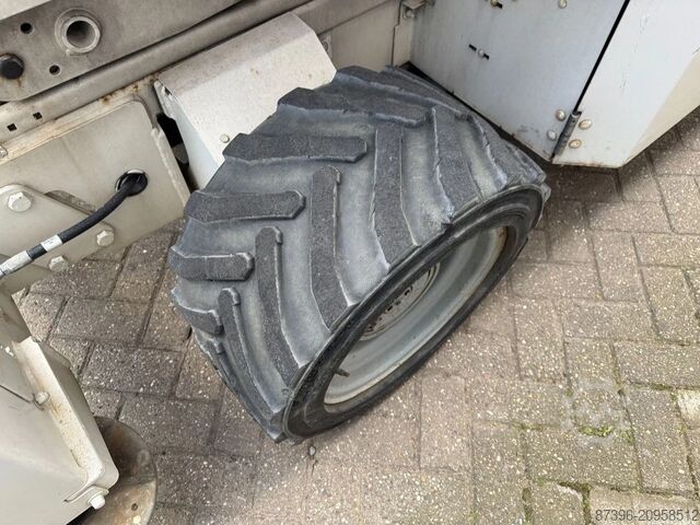 Scherenhebebühne Genie GS3369RT Hoogwerker Schaarhoogwerker Ruwterrein