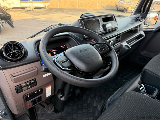 Tipper van FUSO Canter 7C18 Abrollkipper kurzer Radstand 2800mm