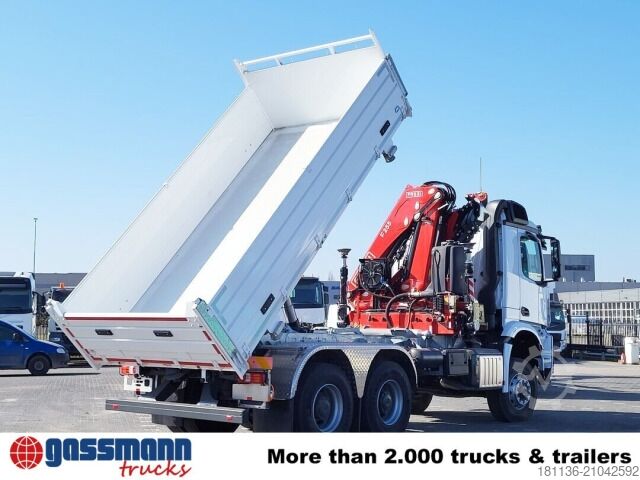 Kipper LKW Mercedes-Benz Arocs 3348 AK 6x6, Kran Fassi F255A.2.24,