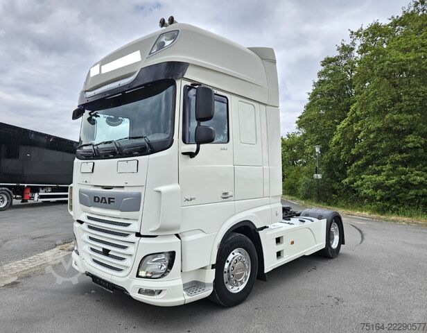 Standard tractor unit DAF XF 530 FT