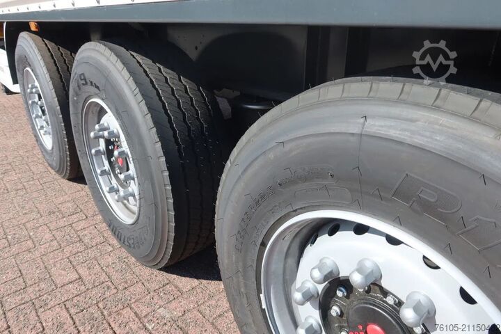 Box body Wielton 3 Asser. Gesloten met Dhollandia klep 2500 kg L...