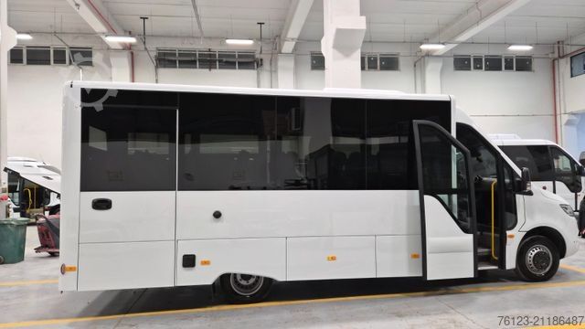 Kleinbus MERCEDES-BENZ 30 Sitzer Schul- Transferbus 519 Lagerfahrzeug