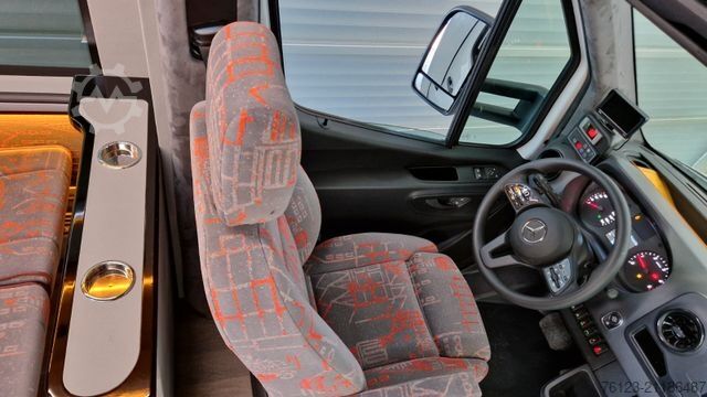 Kleinbus MERCEDES-BENZ 30 Sitzer Schul- Transferbus 519 Lagerfahrzeug