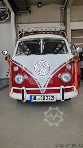 Kleinbus VOLKSWAGEN T 1 Samba mit Safarifenster