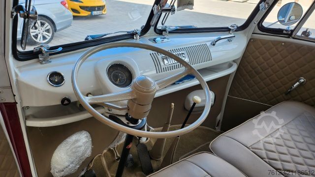 Kleinbus VOLKSWAGEN T 1 Samba mit Safarifenster