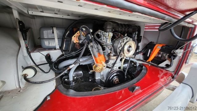 Kleinbus VOLKSWAGEN T 1 Samba mit Safarifenster