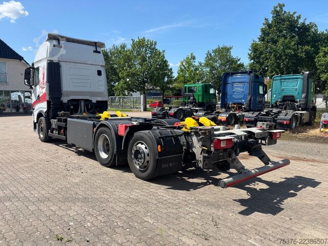 Swap body truck IVECO S-Way CNG AS260 Intarder Lift. Lenkachse