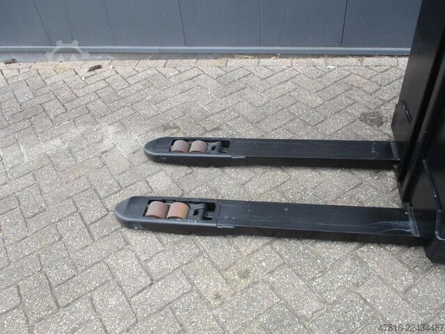 Hochhubwagen BT SWE 080L
