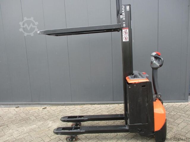 Hochhubwagen BT SWE 080L