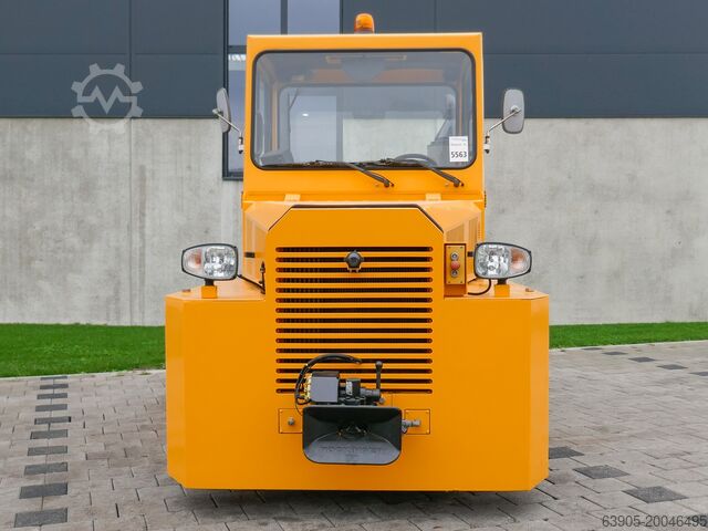 Schlepper Volk DFZ 120H