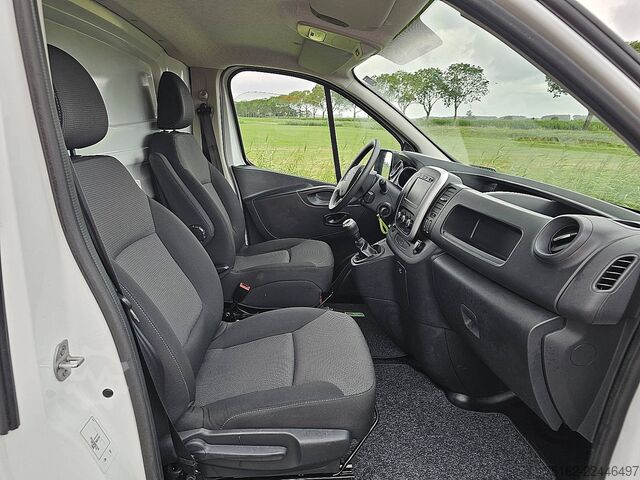 High-roof van RENAULT TRAFIC 2.0 DCI L1H1 2xZijdeur NAP!