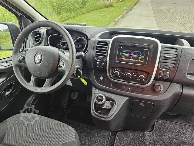 High-roof van RENAULT TRAFIC 2.0 DCI L1H1 2xZijdeur NAP!