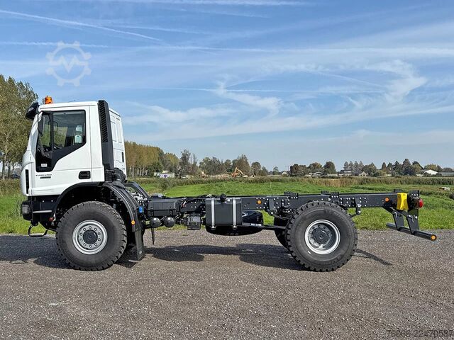 Chassis with cab Iveco EuroCargo 150 E25WS-4150 Chassis Cabin (6 units)