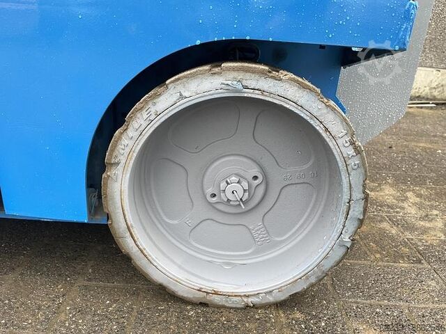 Aerial platform GENIE GS4047