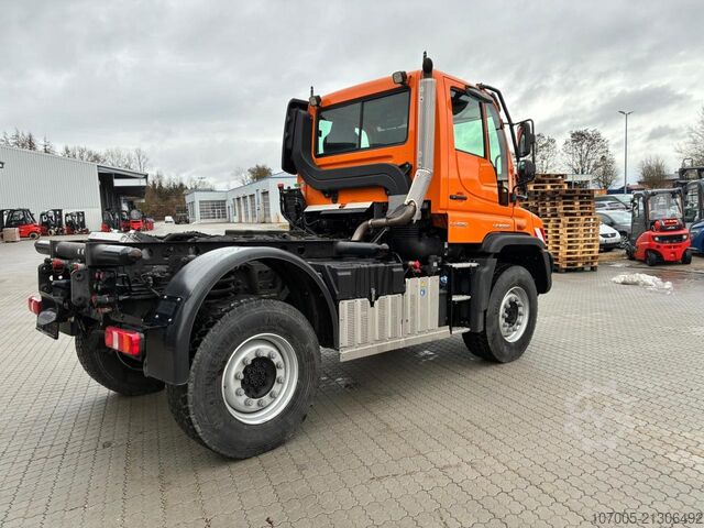Sonstige Mercedes-Benz Unimog U 430 mit Leistungshydraulik, EAS