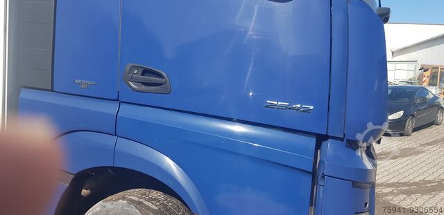 Flatbed + tarpaulin Mercedes-Benz 2542